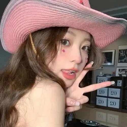 观察类综艺嘉宾被曝脚踏两条船，连续多日决赛夜后台画面流出